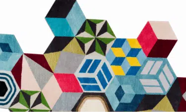 שטיח בהתאמה אישית עם צורות גיאומטריות